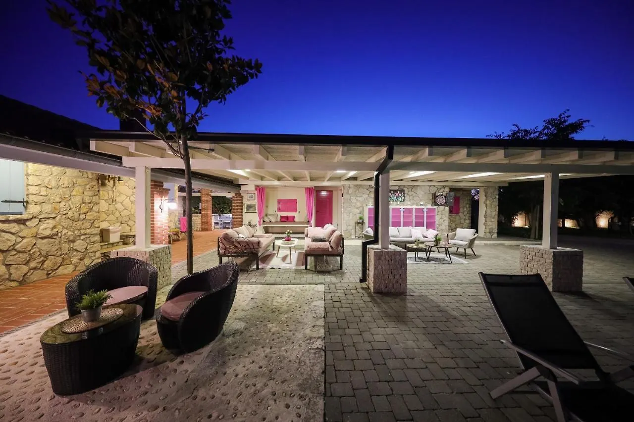 Villa Pequena Perla Vrsi