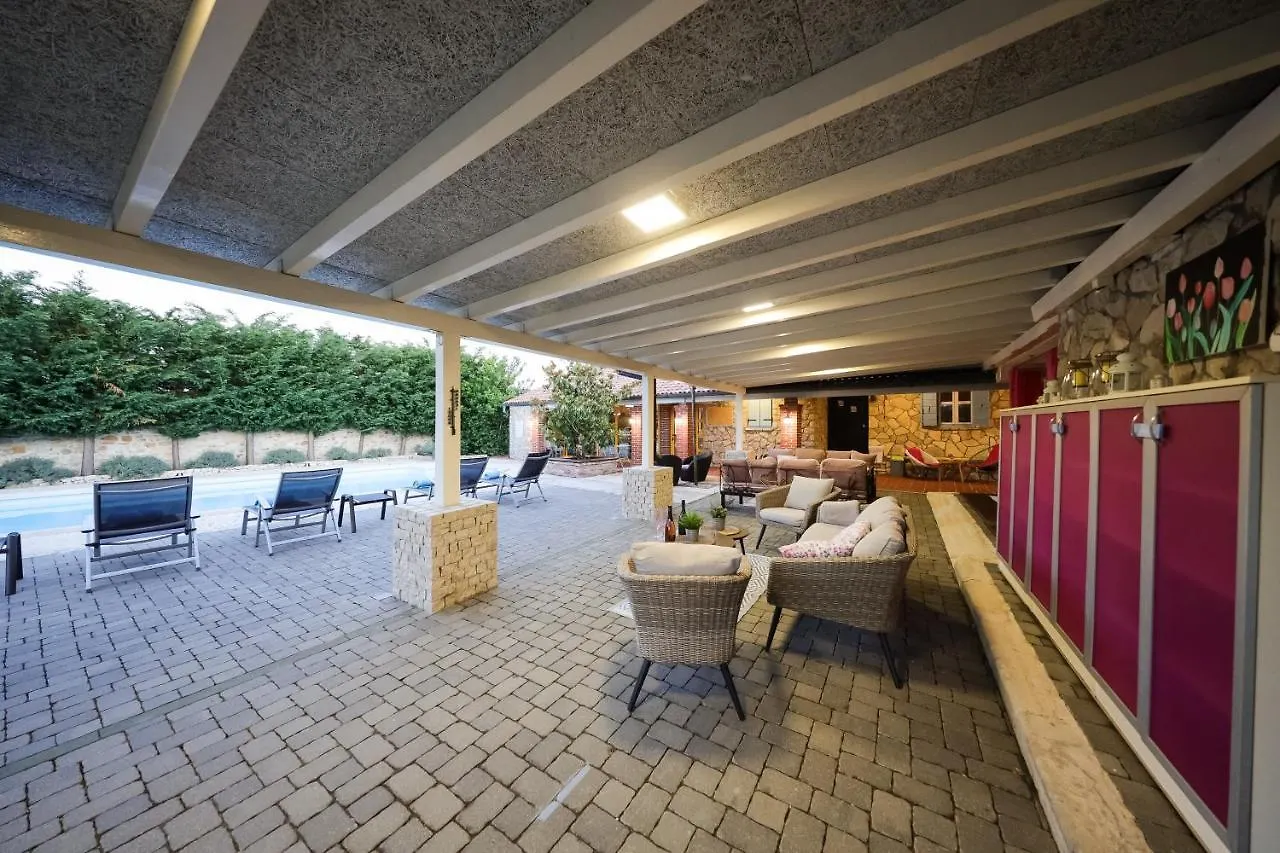 Villa Pequena Perla Vrsi Croatia