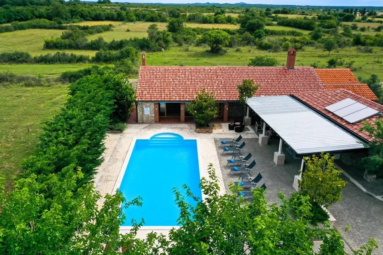 Villa Pequena Perla Vrsi Croatia